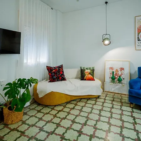 Apartment Kazarnehouse