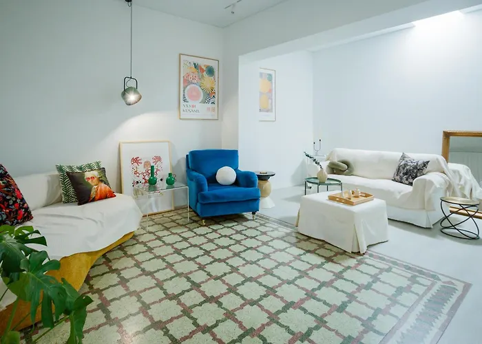 Apartment Kazarnehouse *