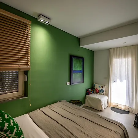 Apartament Kazarnehouse